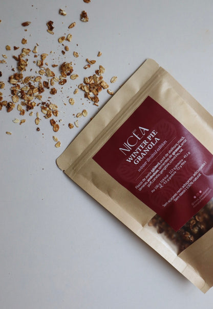 Winter pie granola